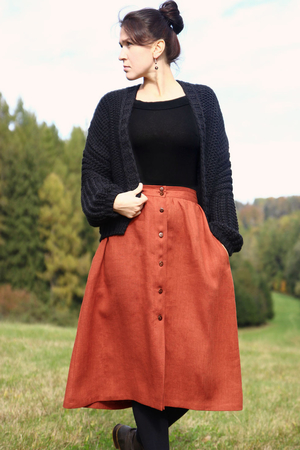 Autorská propínací sukně Lotika české výroby ze 100% lnu vypěstovaného v EU jednobarevná áčkový střih délka